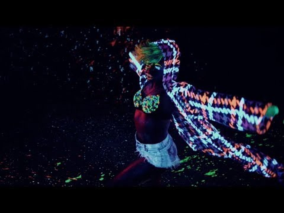 Major Lazer ft. Laidback Luke & Ms. Dynamite - "Sweat" (Official Video)