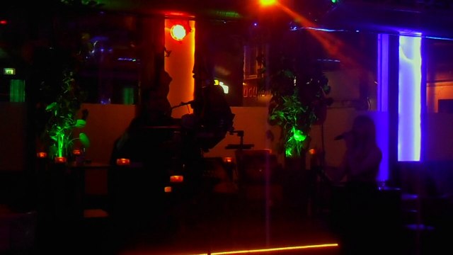 Sevgi Arslan Mavigul Hollanda sahnesi canlimuzik.nl