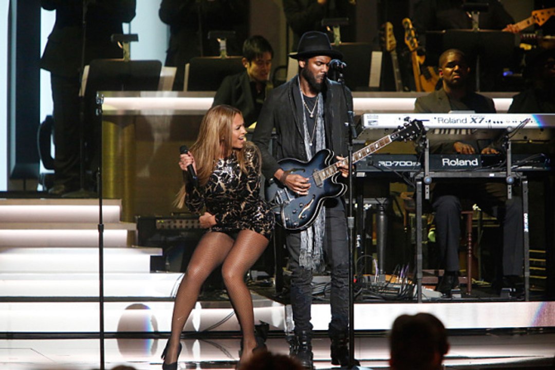 Beyoncé - Fingertips - Stevie Wonder: Songs in the Key of Life – An All-Star Grammy Salute 2015