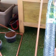 Faite un pot pour pomme de terre ou autre en electroculture sur balcon.