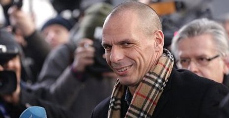 Yunanistan Maliye Bakanı'nın 400 Euroluk Kaşkolu Ülkeyi Karıştırdı