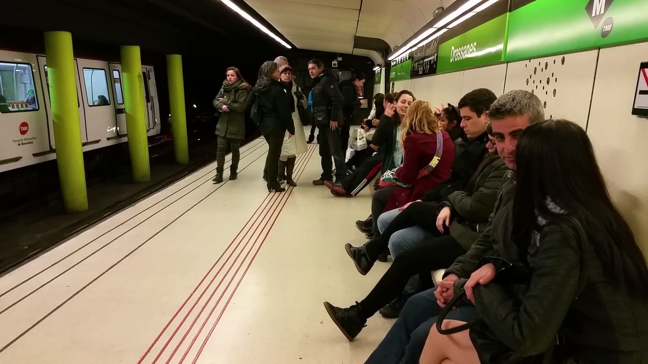 turismo en el metro por la noche