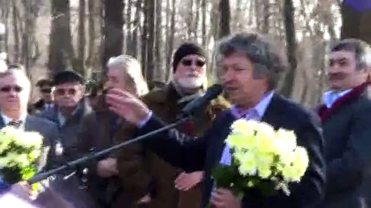 In Memoriam GRIGORE VIERU-80 Iasi 13 februarie 2013- Au participat personalitati importnte de la Cernauti, Chisinau,  Iași pentru ai aduce un omagiu, prietenii sai dragi: Daniel Corbu, acad. Nicolae Dabija, Poet Iulian Filip, Adi Cristi