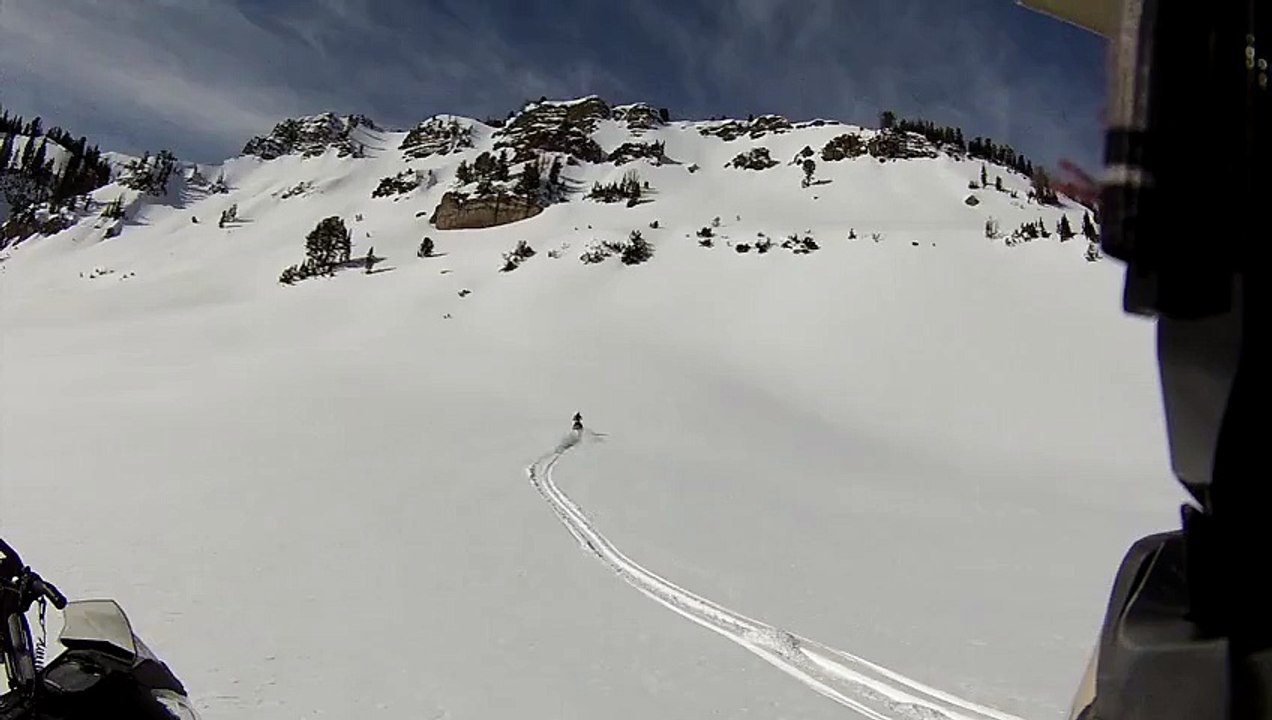 Il déclenche une avalanche en motoneige