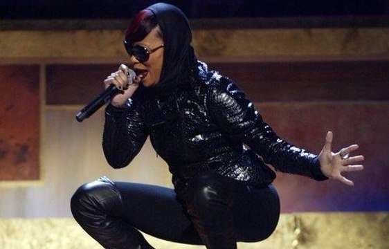 Monica - Not Gon Cry - Live BET Honors Mary J. Blige - 2009