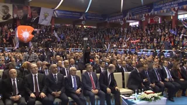 Davutoğlu: Türk, Kürt, Sünni, Alevi Gibi Ayrımlara İzin Vermeyeceğiz