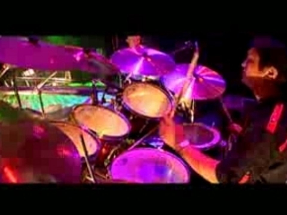 Dam Vinh Hung_Ben doi hiu quanh