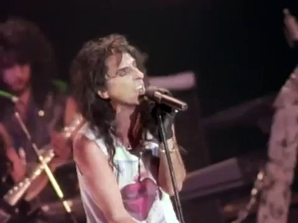 ALICE COOPER: Trashes The World - Steven