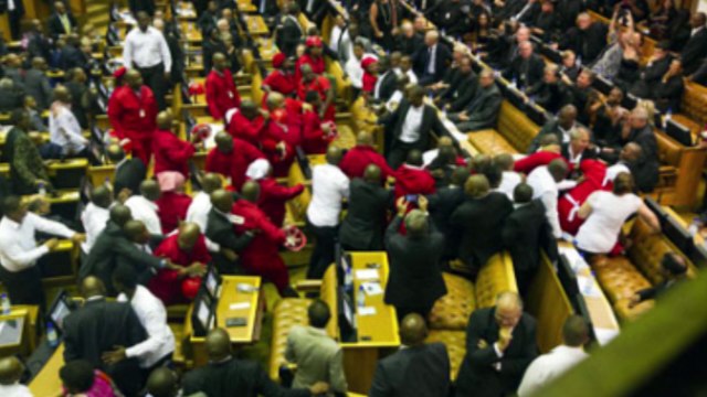 Bagarre au Parlement Sud Africain