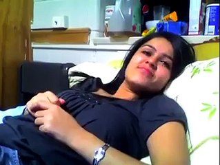 جو حال دل کا ادھر ہو رہا ہے ۔۔ اس گانے پر اس لڑکی کی ایکٹنگ دیکھیے