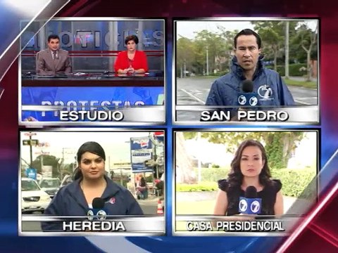 Grupo de manifestantes bloquea paso frente a Facultad de Derecho en la UCR