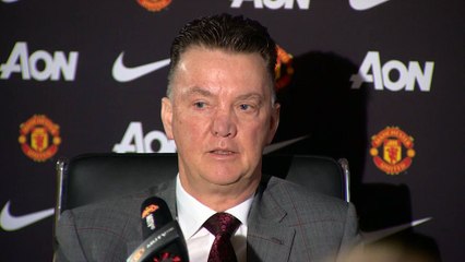 Van Gaal dismisses Scholes criticism