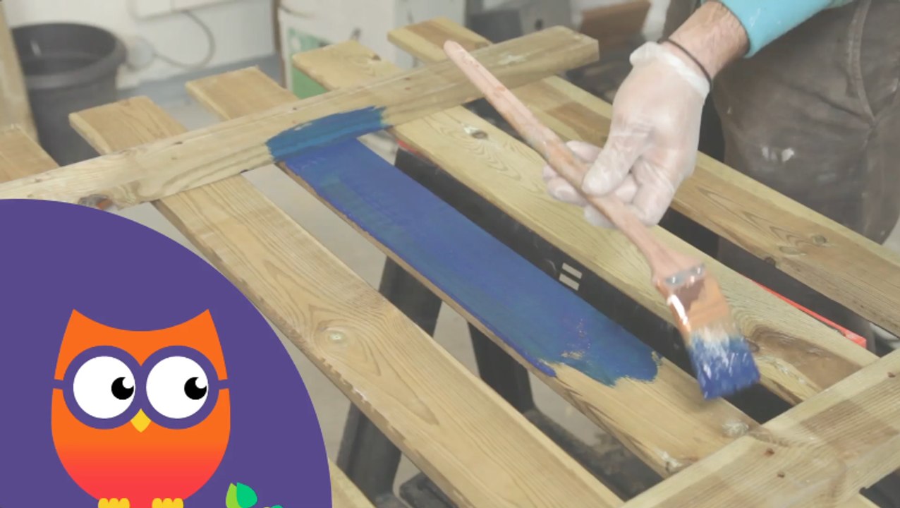 Comment peindre un portail en bois (Ooreka.fr)