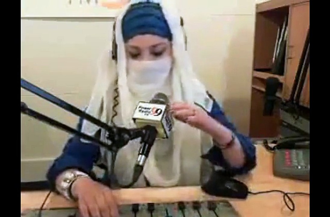 Wow  Aamzing talented Pakistani girl