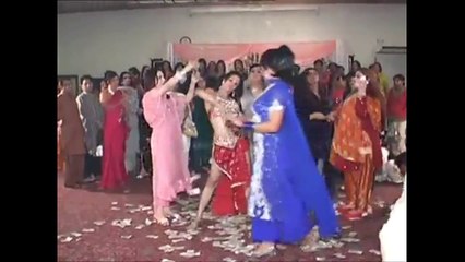 abhi to party shuru hui hai