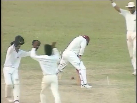 Brian Lara is Bowled, Embarrassed by Asif Mujtaba, Shane Warne like Delivery