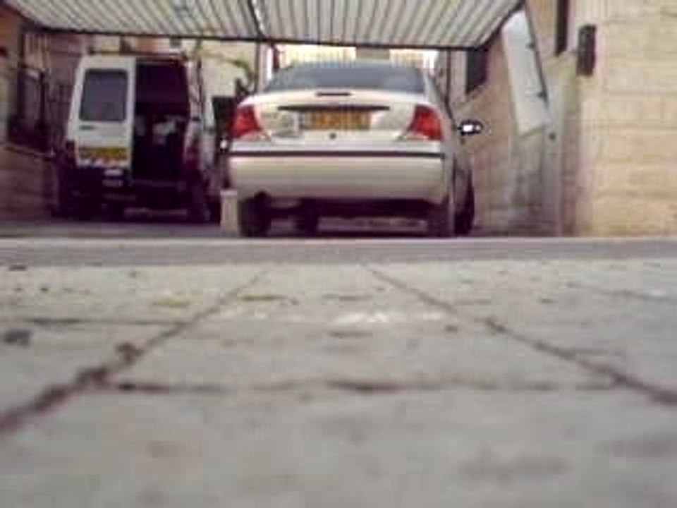 586 (12)