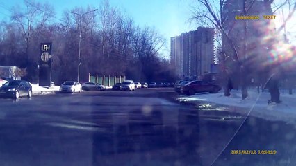 Внезапный Mercedes - ДТП в Тюмени 12.02.2015