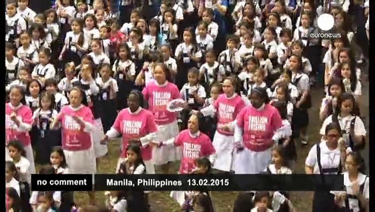 Philippines: Thousands dance to end violence against women