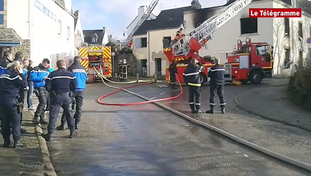 Auray. Un immeuble totalement détruit par un incendie
