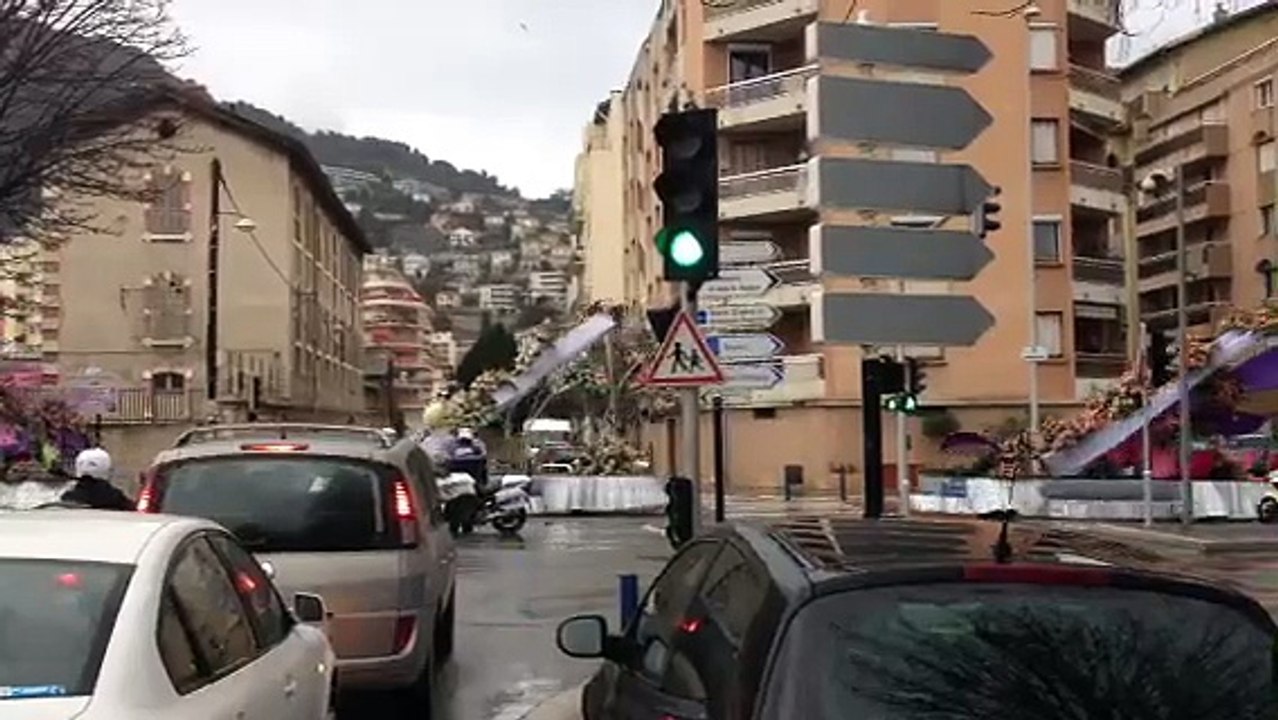 Annulation de la bataille des fleurs: les chars rentrent au bercail