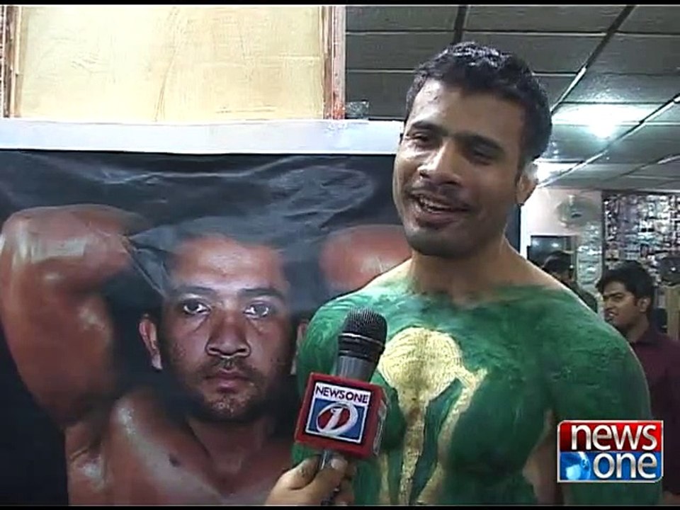 Body Builder Support Pakistan Team World Cup 2015 In Karachi