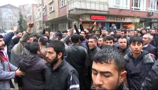 Полицейские использовали слезоточивый газ против демонстрантов