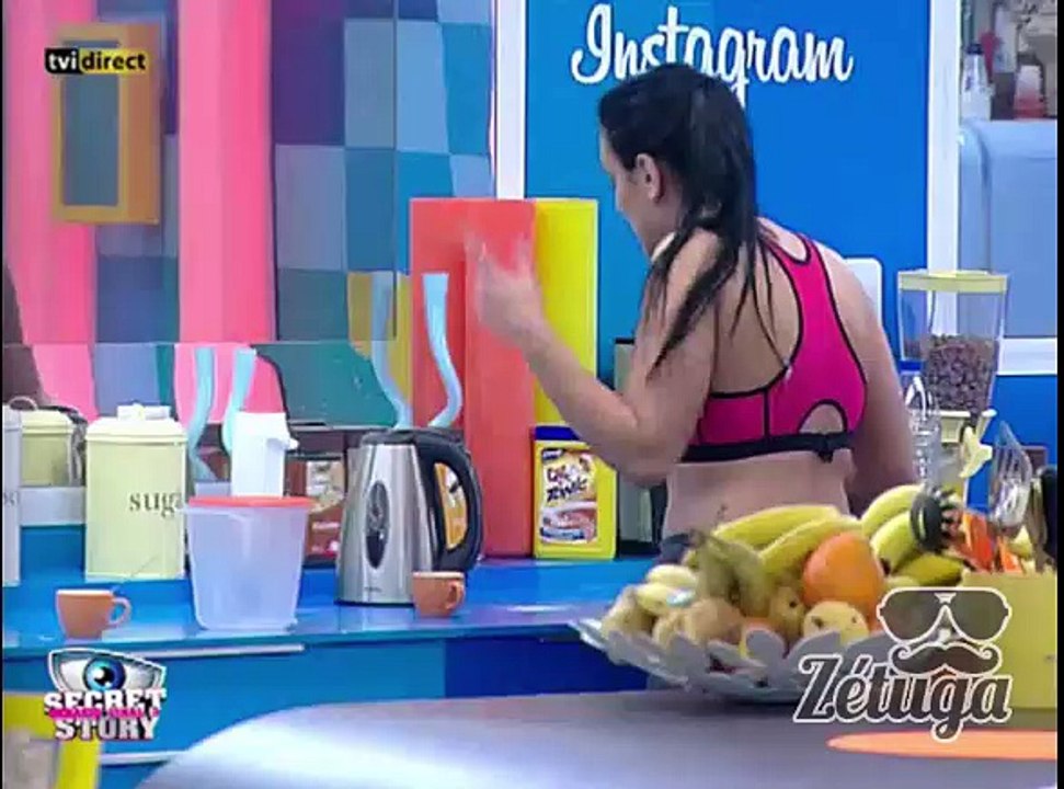 DISCUSSÃO: Cristiana e Alexandra, trocam provocações e ameaças de agressão