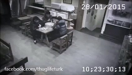 Japon kızdan alayına dayak