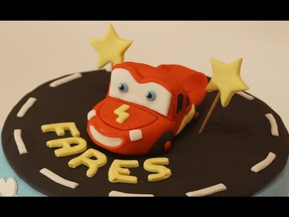 Cake design : Modelage Flash Mc Queen "Cars" en pâte à sucre