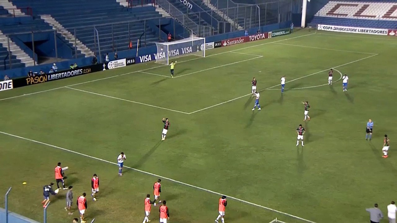 Copa Libertadores- Gas lacrimógeno obliga a parar un partido en la Copa Libertadores