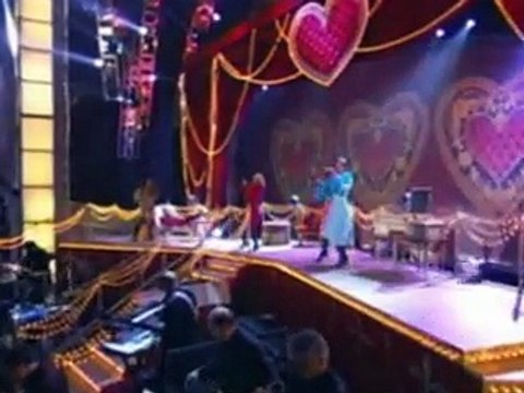 christina aguilera, pink, lil kim, mya, missy elliot & patty labelle lady marmalade live @ gram... (Low)