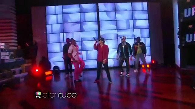 Mark Ronson & Bruno Mars Perform Uptown Funk (Low)