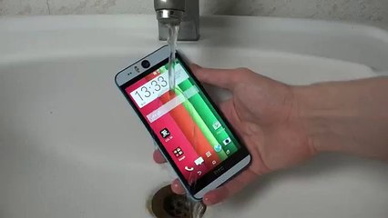 HTC Desire EYE - Water Test (4K)