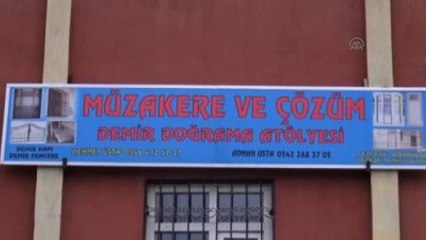 İş Yerine "Müzakere ve Çözüm" Adını Verdi
