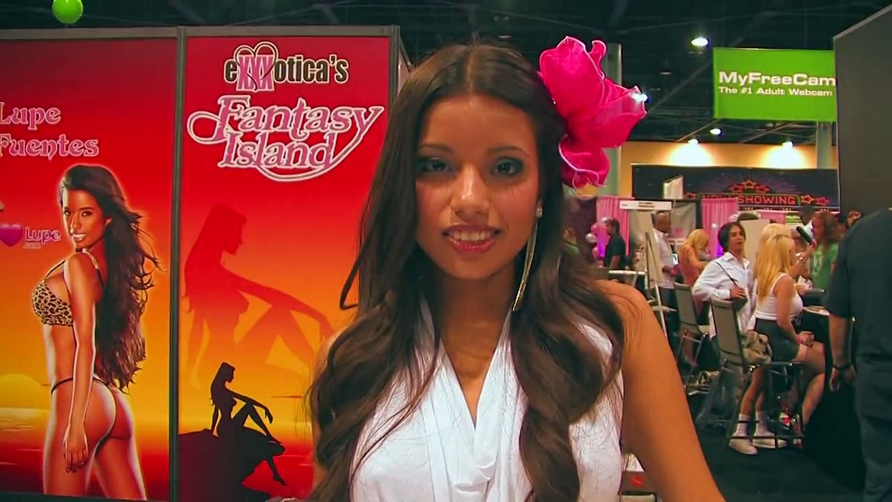 Exxxotica! 'Lupe Fuentes'