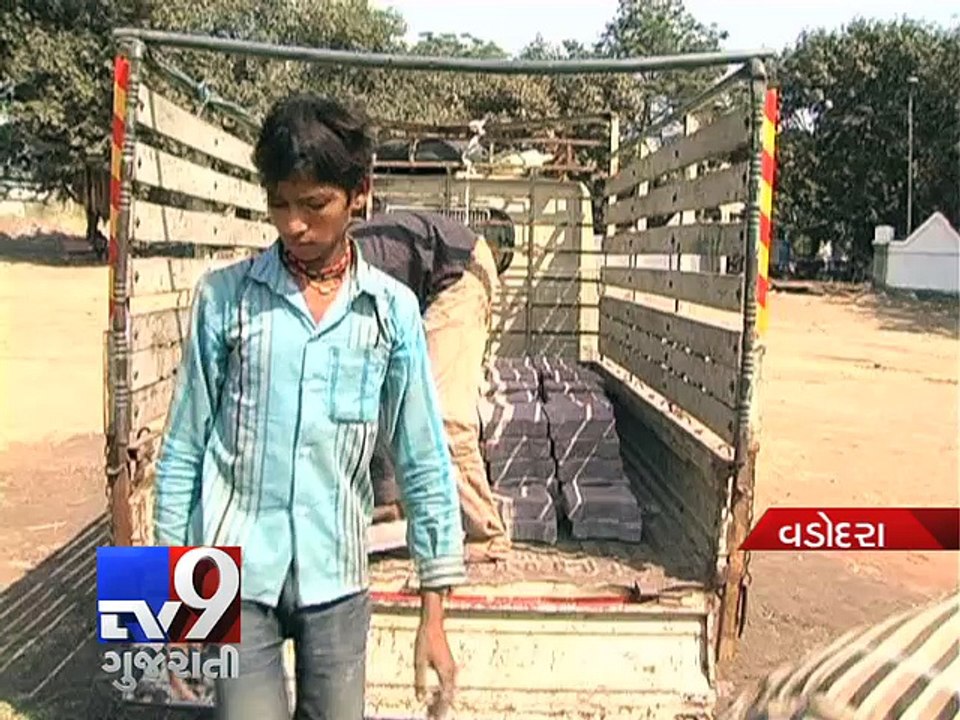 Public Money Plunder: Paver blocks lying unused after Vadfest, Vadodara - Tv9 Gujarati