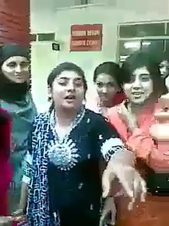 I bet you never seen this girls fight ever ;)
