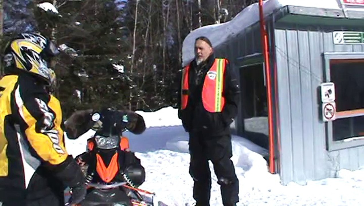 2015-02-14 rando motoneige vers cabane Lac-Poulin 02