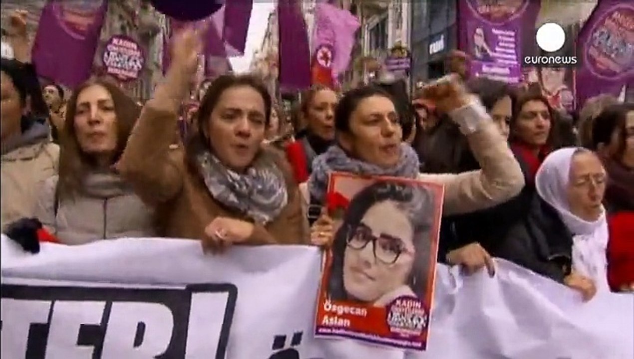Landesweite Proteste nach Mord an Studentin in der Türkei