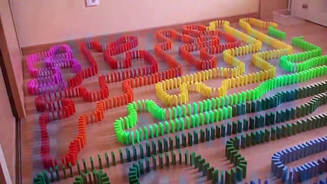 Domino Rally 2 - 13000 Dominoes !