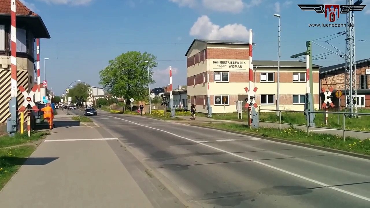 DDR-Bahnubergang in Wismar - WSSB-Anlage mit V 100 Ost