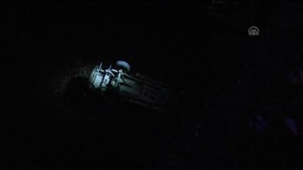 Trabzon'da Bir Kamyonet Dereye Düştü: 1 Yaralı