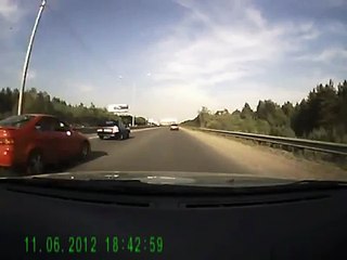 ДТП - Лихач не справился с управлением и перевернулся