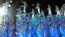 A Rio de Janeiro, les écoles de samba lancent le carnaval