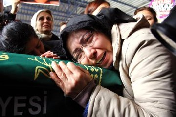 Özgecan'ın Annesinden Erdoğan'a: Kızımın Kanı Yerde Kalmasın