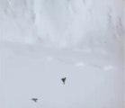 Une chute en snowboard d'au moins 100 mètres