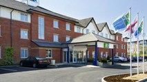 Holiday Inn Express Gatwick - Crawley - Hotels near Gatwick Airport, Gatwick Airport Hotels, Cheap & Budget Hotels near Gatwick Airport