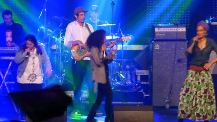 Gang Jah Mind avec sista B. backés par Hand cart - Black Smith (live)