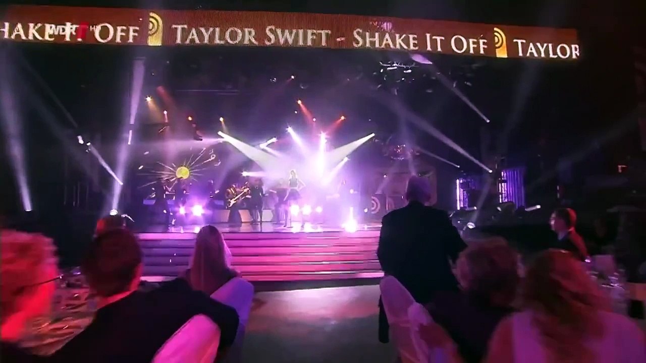 Taylor Swift - Shake It Off (Live)(Worst Performance) Shreds